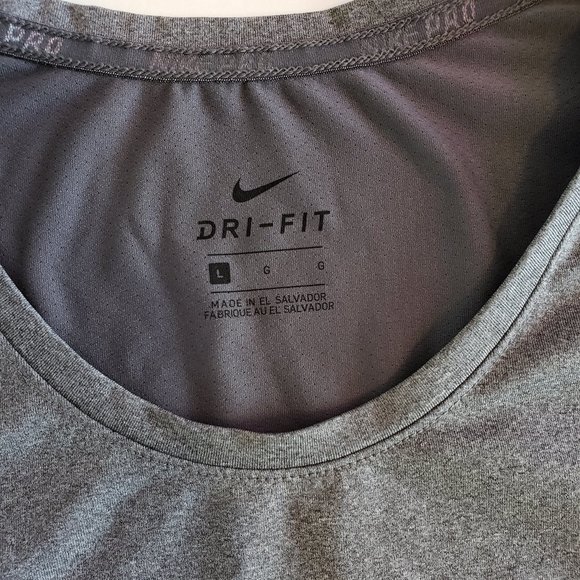 Nike pale Grey Sport T-Shirt Dri-Fit - Picture 3 of 5